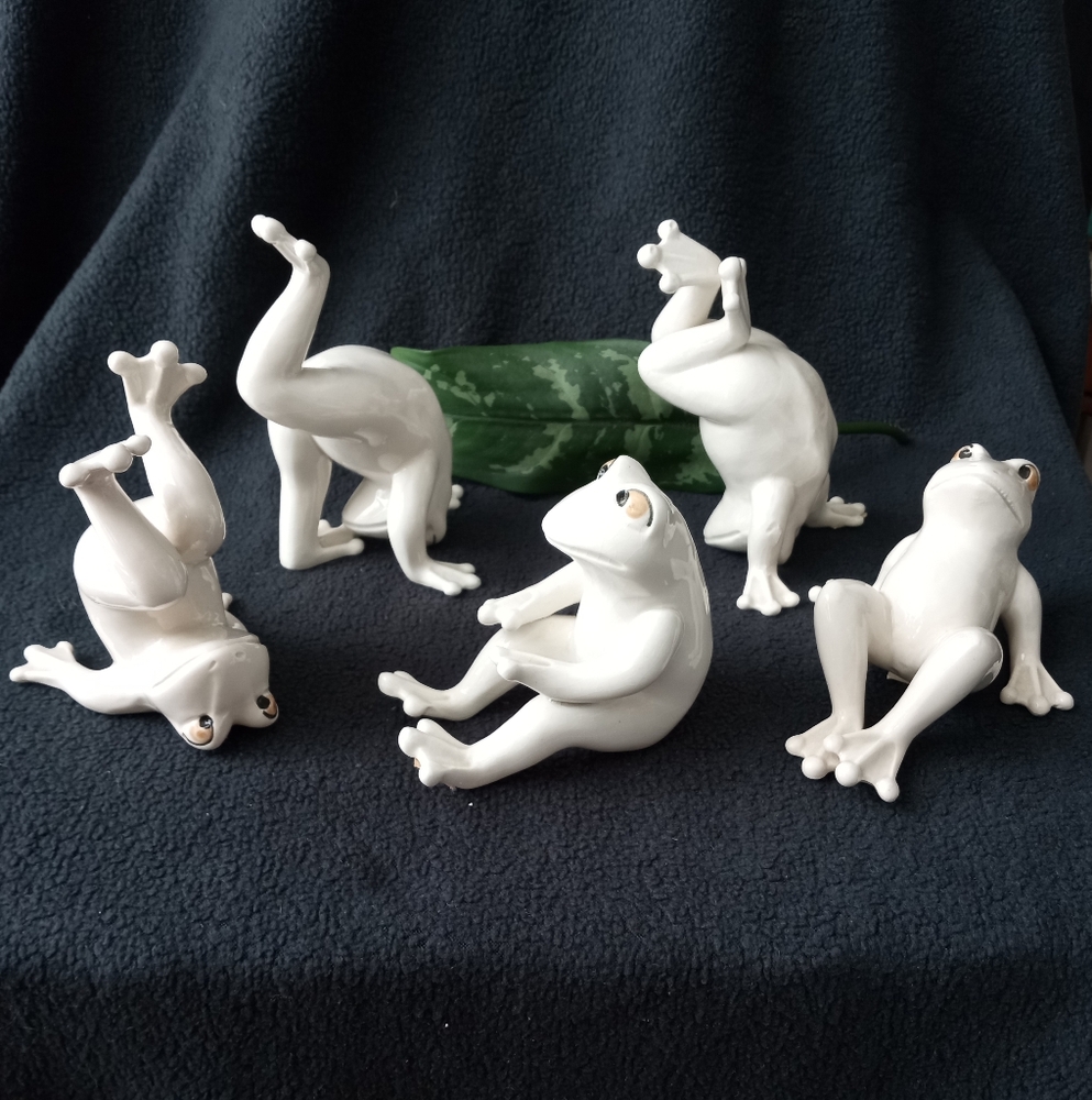 FITZ & FLOYD 5 TUMBLING FROGS White Ceramic 1982 Vintage Rare Retired FF Japan